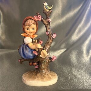 Goebel Hummel "Apple Tree Girl" 141/1 TMK 5